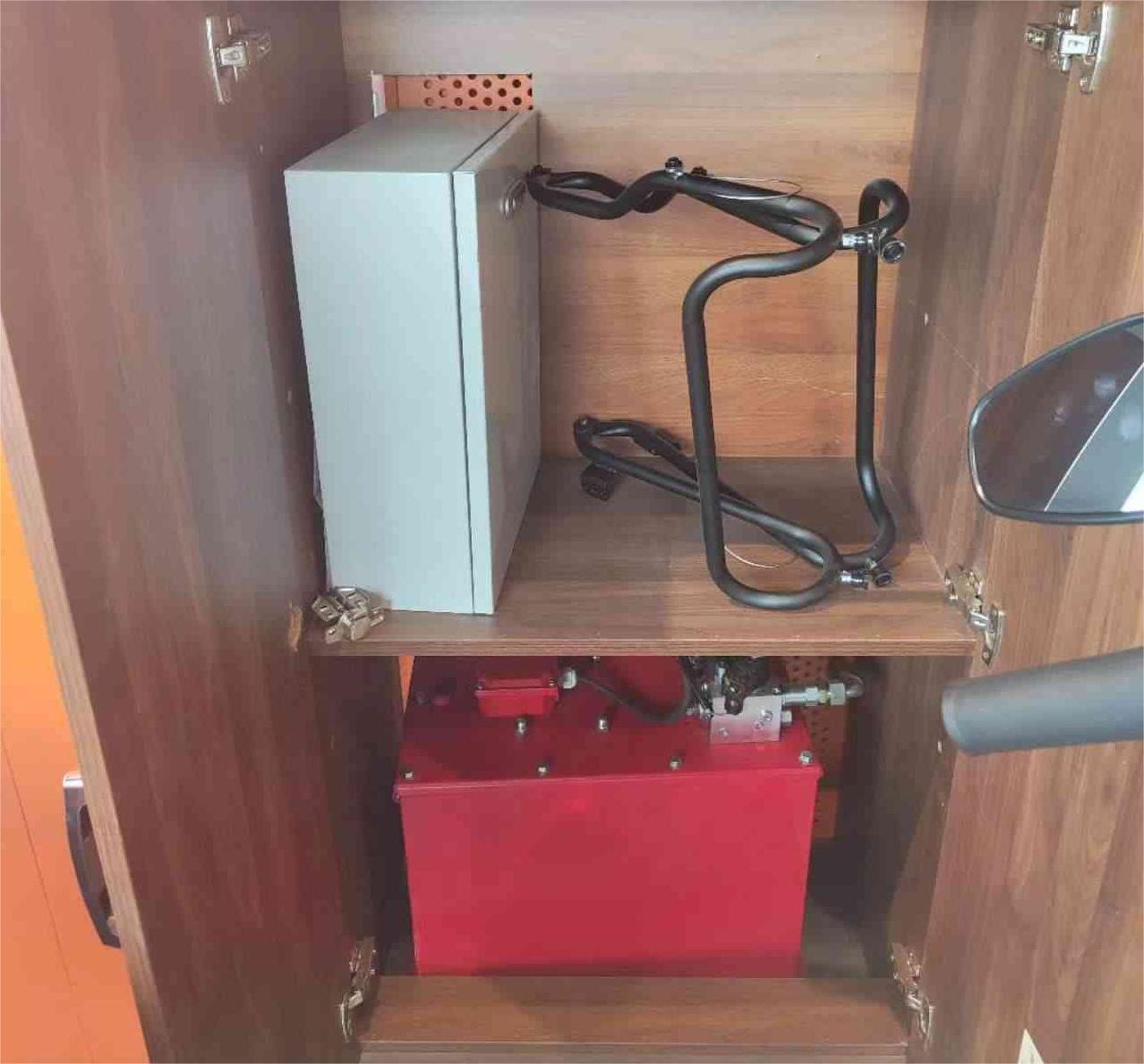 Two Actions to Solve the Abnormal Noise of Cargo Lift Guide Rails